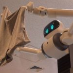 В Японии представили робота, который поможет стирать вещи, но пока делает это медленно
